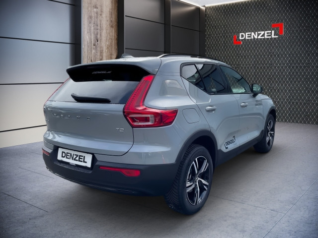 Bild 3: VOLVO PKW XC40 Plus, T2 Automatikgetriebe, Benzin, Dark