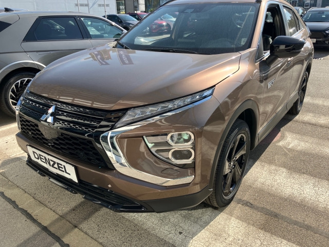 Bild 11: Mitsubishi Eclipse Cross PHEV 2,4 4WD Intense+ 45 Jahre