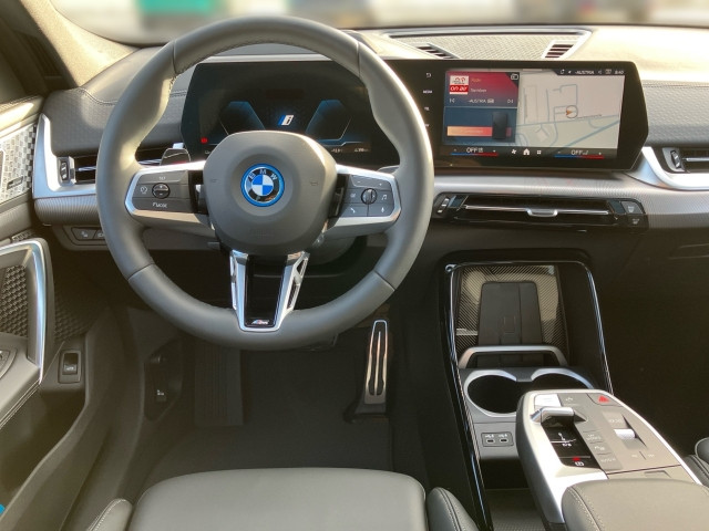 Bild 6: BMW iX2 xDrive30 U10 XE2