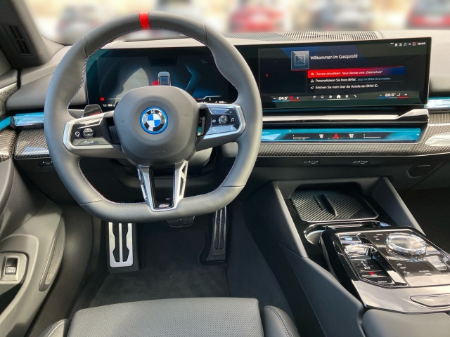 Bild 6: BMW i5 M60 xDrive Limousine 60