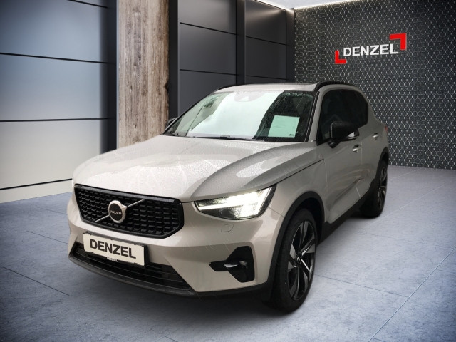 Bild 1: VOLVO PKW XC40 Plus, T2 Automatikgetriebe, Benzin, Dark