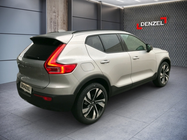 Bild 3: VOLVO PKW XC40 Plus, T2 Automatikgetriebe, Benzin, Dark