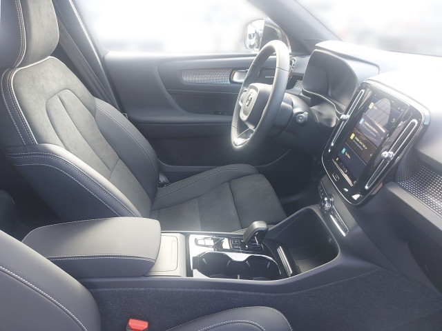 Bild 6: VOLVO PKW XC40 B4 Ultimate Dark Mild Hybrid