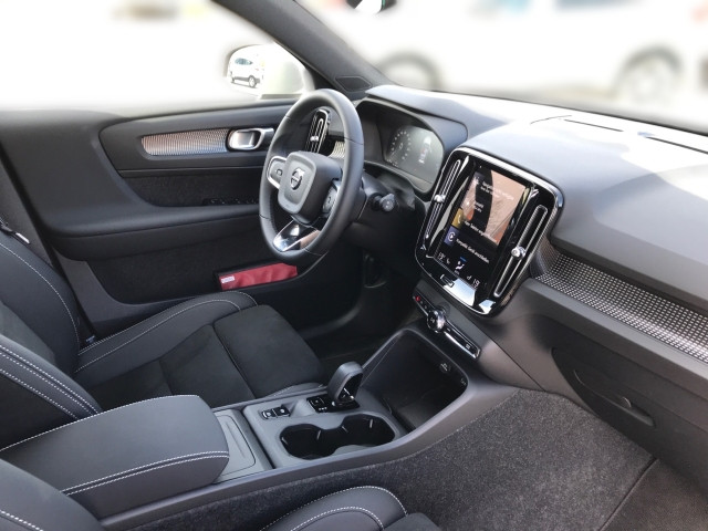 Bild 5: VOLVO PKW XC40 Core, T2 Automatikgetriebe, Benzin