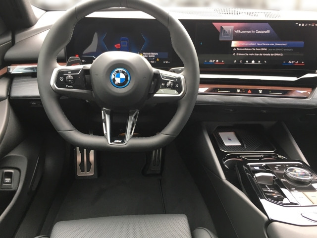 Bild 6: BMW i5 xDrive40 Limousine G60