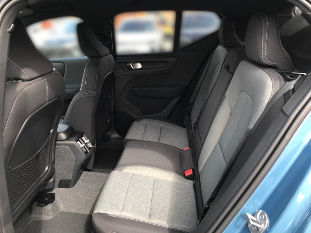 Bild 7: VOLVO PKW XC40 Core, T2 Automatikgetriebe, Benzin