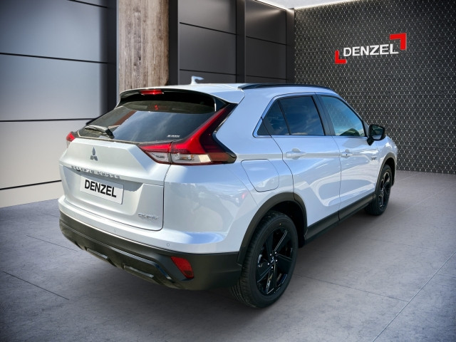 Bild 3: Mitsubishi Eclipse Cross PHEV 2,4 4WD Intense+ 45 Jahre