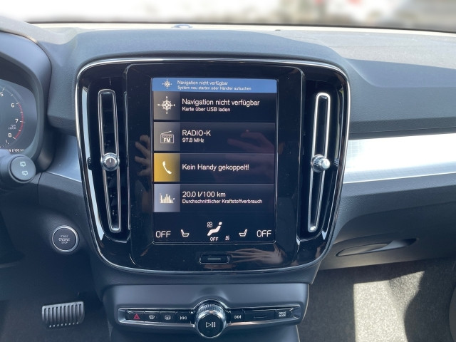 Bild 7: VOLVO PKW XC40 Core, T2 Automatikgetriebe, Benzin