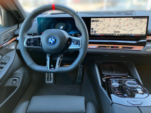 Bild 10: BMW BMW i5 M60 xDrive Touring G61CE2