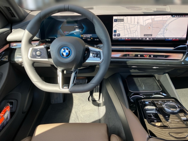 Bild 6: BMW BMW i5 eDrive40 Tour G61