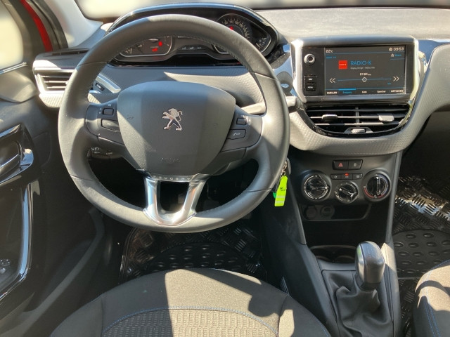 Bild 6: Peugeot 208 Signature 1,2 Pu