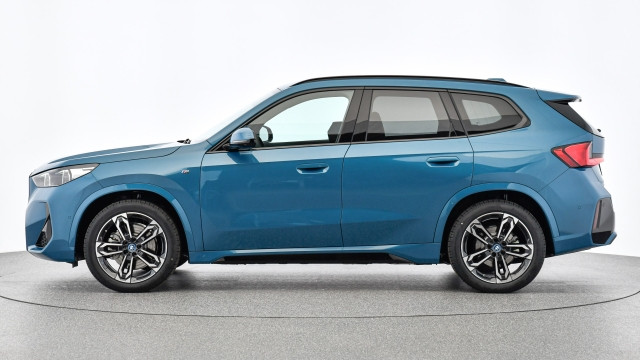 Bild 9: BMW iX1 xDrive30 U11