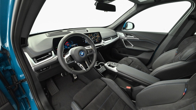 Bild 5: BMW iX1 xDrive30 U11