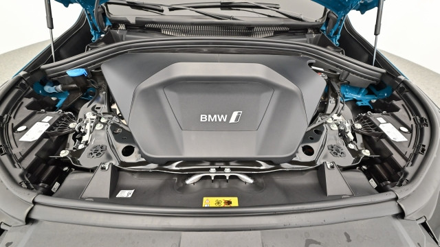 Bild 6: BMW iX1 xDrive30 U11