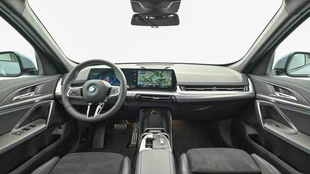 Bild 1: BMW iX1 xDrive30 U11