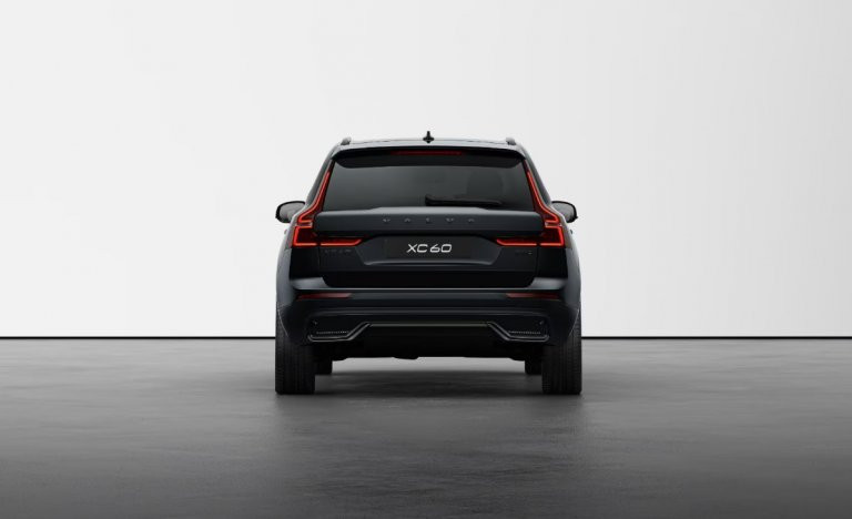 Bild 3: VOLVO PKW XC60 Black Edition Plus, T6 Plug-in Hybrid, Elektrisch/Benzi