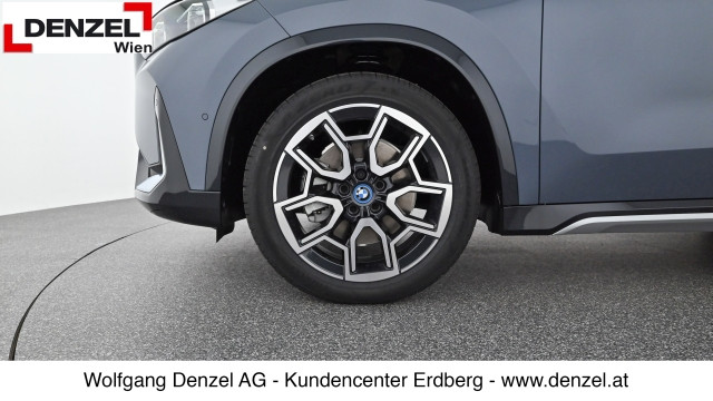 Bild 10: BMW iX1 xDrive30 U11 XE2