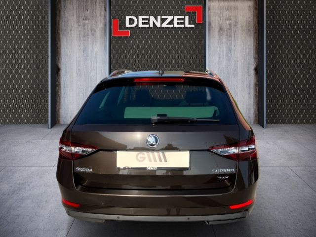 Bild 10: Skoda Superb Kombi 2,0 TDI