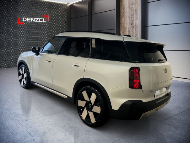 Bild 2: Mini Countryman E U25 HB0