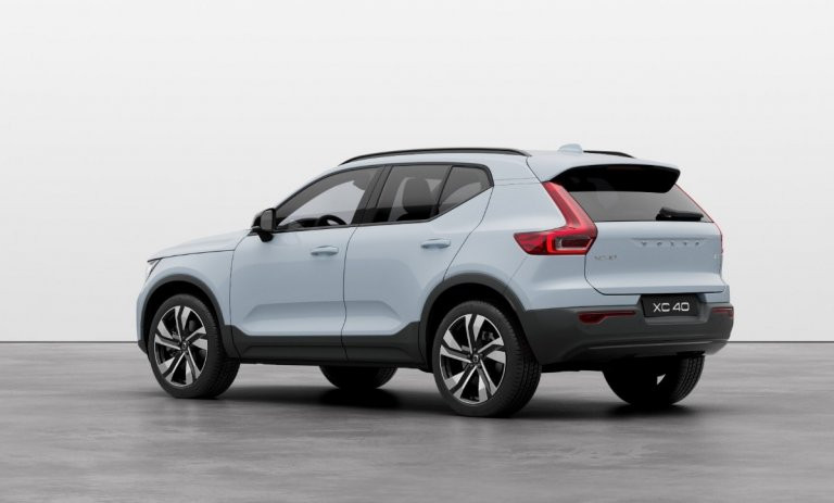 Bild 2: VOLVO PKW XC40 B3 Plus Dark