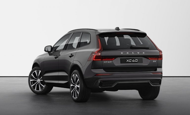 Bild 2: VOLVO PKW XC60 Plus, B4 Mild Hybrid, Benzin, Dark