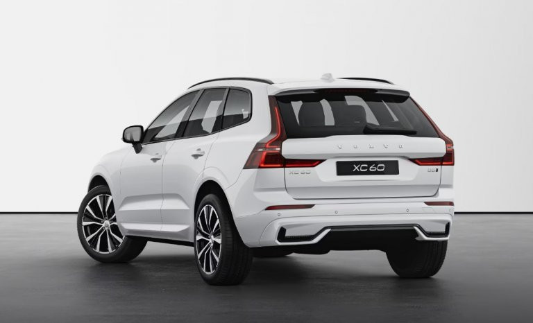 Bild 2: VOLVO PKW XC60 Plus, B4 Mild Hybrid, Benzin, Dark