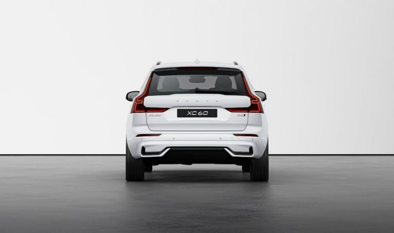 Bild 3: VOLVO PKW XC60 Plus, B4 Mild Hybrid, Benzin, Dark