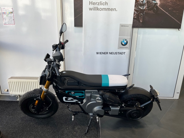 Bild 2: BMW Motorrad CE 02