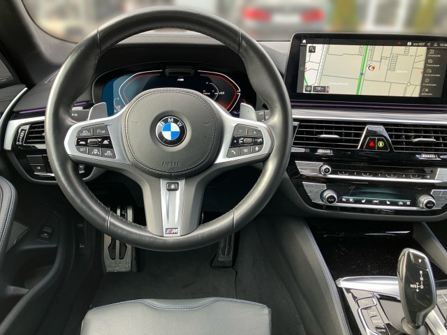 Bild 10: BMW 530i 48 V Touring xD