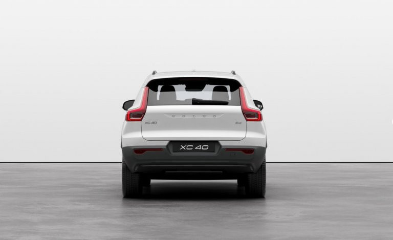 Bild 3: VOLVO PKW XC40 Plus, B3 Mild Hybrid, Benzin, Dark