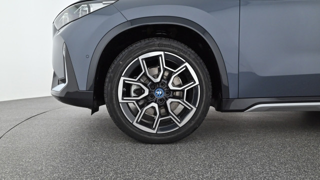 Bild 6: BMW iX1 xDrive30 U11