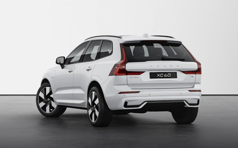 Bild 1: VOLVO PKW XC60 Recharge Plus, T6 AWD Plug-in Hybrid, Elektrisch/Benzin