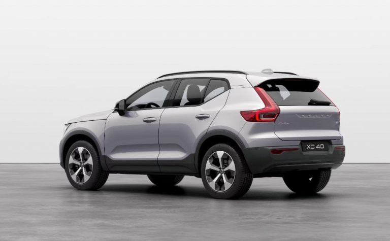 Bild 2: VOLVO PKW XC40 B3 Mild Hybrid Plus Dark