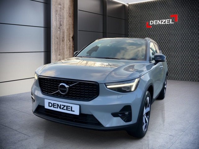 Bild 1: VOLVO PKW XC40 Plus, B3 Mild Hybrid, Benzin, Dark