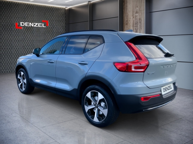 Bild 2: VOLVO PKW XC40 Plus, B3 Mild Hybrid, Benzin, Dark