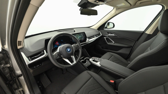 Bild 4: BMW iX1 xDrive30 U11