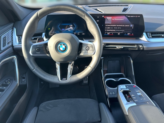 Bild 6: BMW iX1 xDrive30 U11