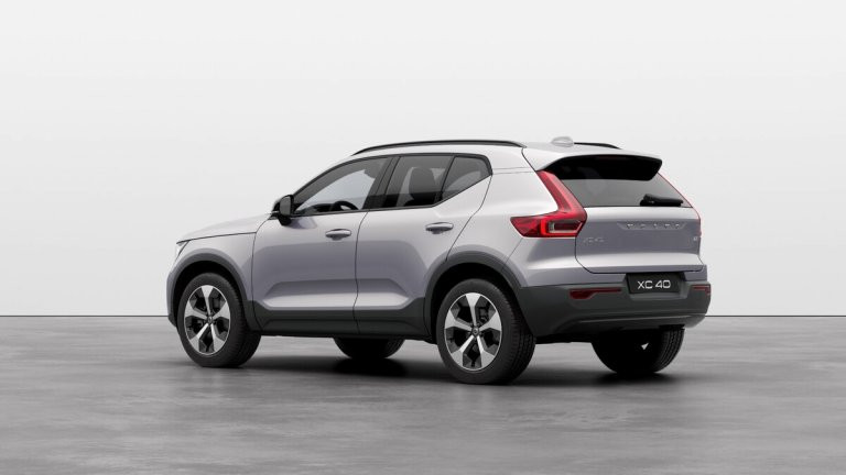 Bild 1: VOLVO PKW XC40 Plus, B3 Mild Hybrid, Benzin, Dark