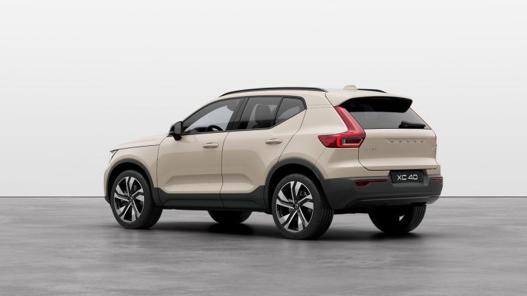 Bild 1: VOLVO PKW XC40 B3 Mild Hybrid Ultra Dark