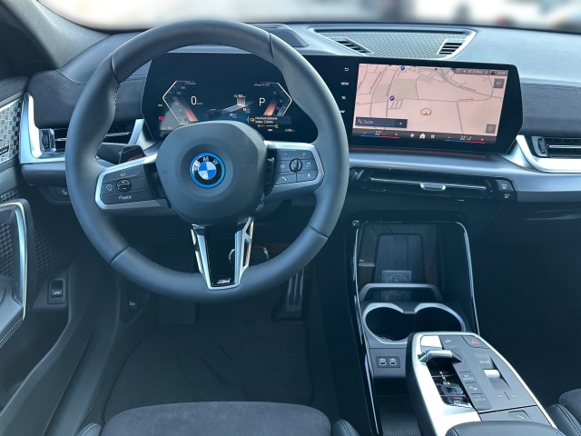 Bild 6: BMW iX2 eDrive 20 U10