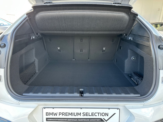 Bild 9: BMW iX2 eDrive 20 U10