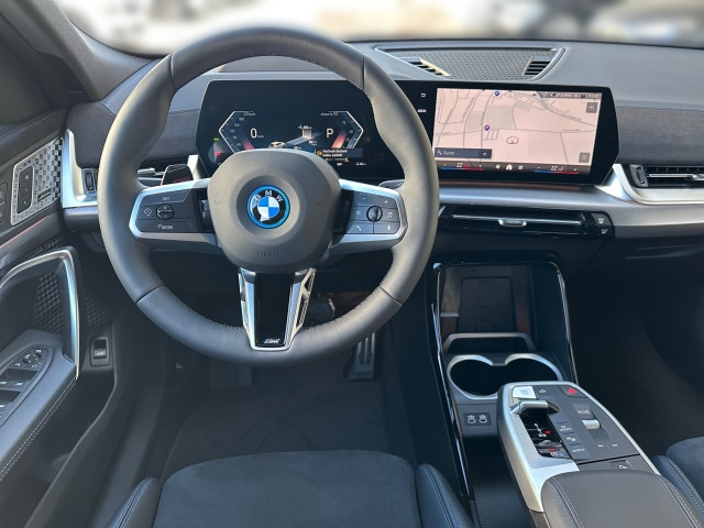 Bild 6: BMW iX2 eDrive 20 U10