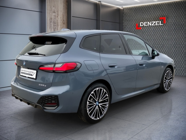 Bild 3: BMW 225e xDrive Active Tourer U06 XB2